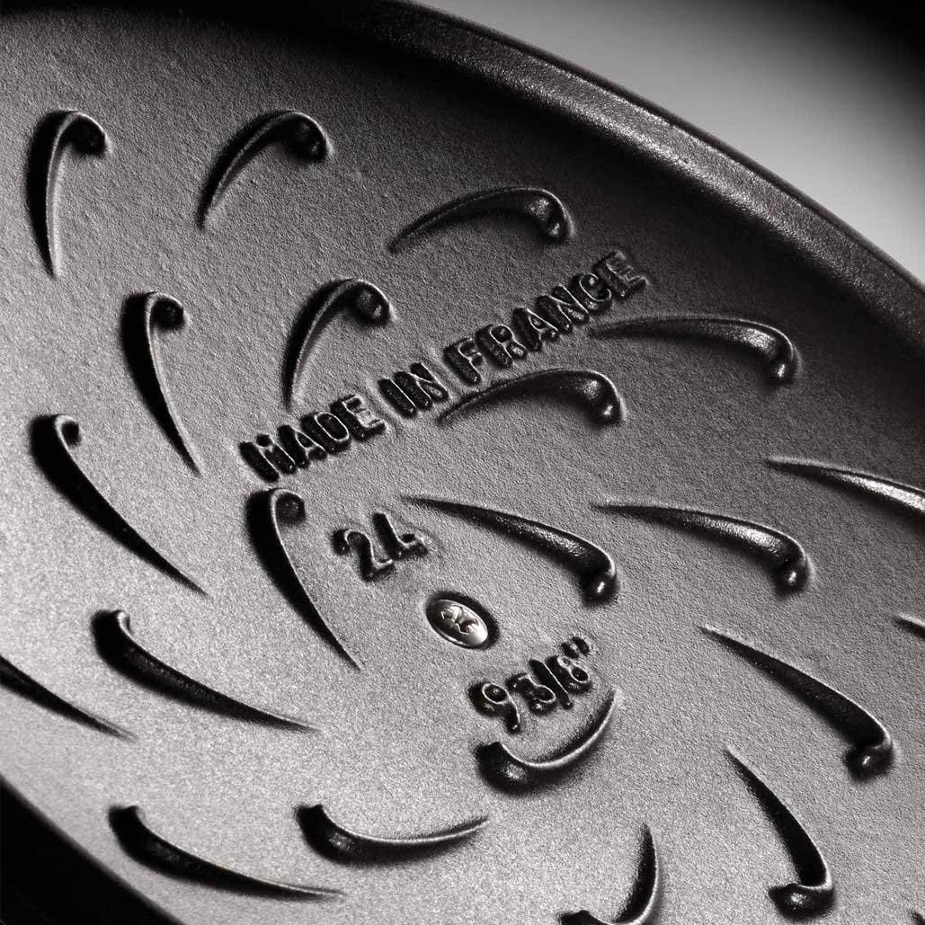 Sauteuse STAUB Chistera 28 cm – Fonte Émaillée « Cerise » 3,7 L - Image 36